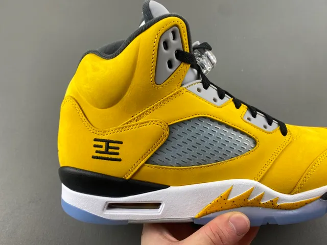 Air Jordan 5 Yellow Black White Basketball Shoes 3