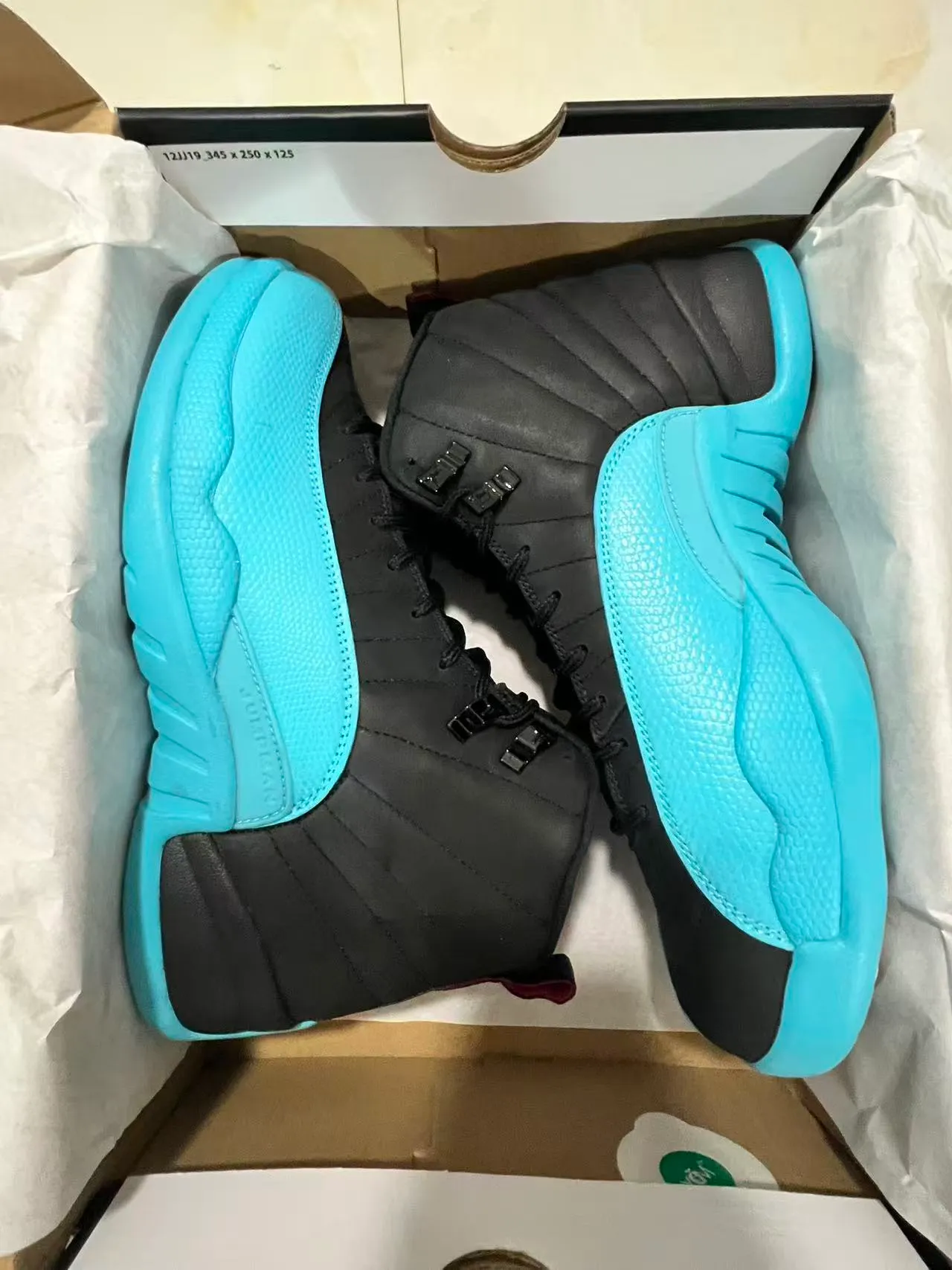 Zapatillas de baloncesto Air Jordan de caña alta en negro y azul con cuello acolchado 9