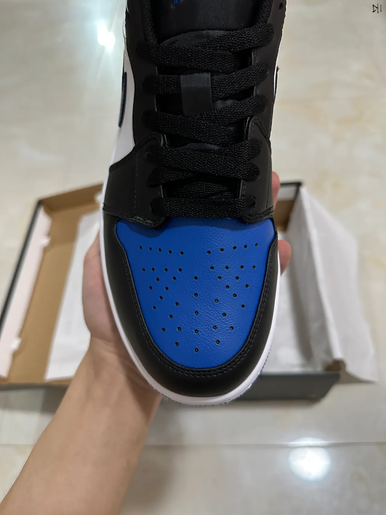 Chaussures de basketball basses à empiècements en cuir Air Jordan noir et bleu 3