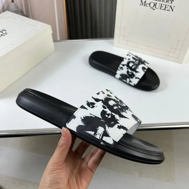 Alexander McQueen Graphic Print Slide Slippers 4