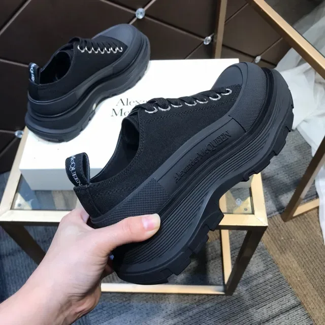 Alexander McQueen oversized sneaker noir lifestyle sneakers 5