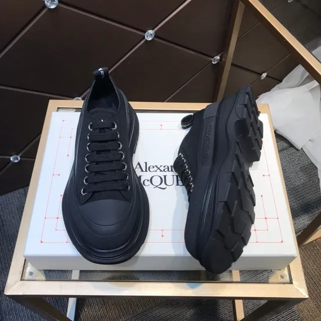 Alexander McQueen oversized sneaker noir lifestyle sneakers 8