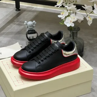 Alexander McQueen ओवरसाइज्ड स्नीकर काला सिल्वर लाल लाइफस्टाइल स्नीकर