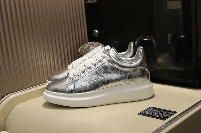 Alexander McQueen Oversized Sneaker Metallic Silver Lifestyle Sneakers 9