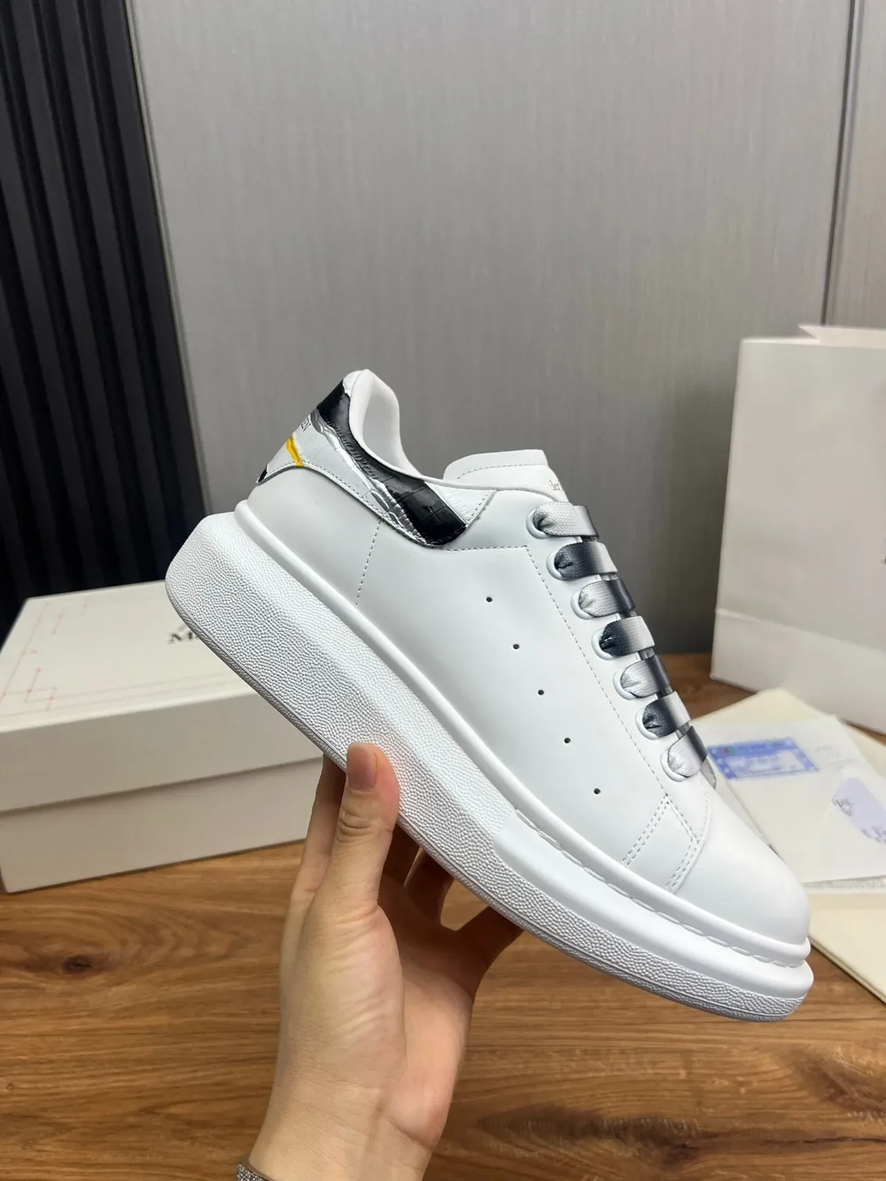 Alexander McQueen Oversized Sneaker White Black Platform Sole Smooth Leather Upper Lifestyle Sneakers 6