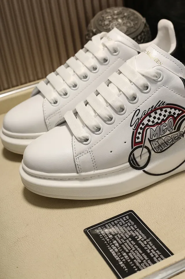 Alexander McQueen Oversized Sneaker White Black Silhouette Thick Platform Sole Lifestyle Sneakers 4