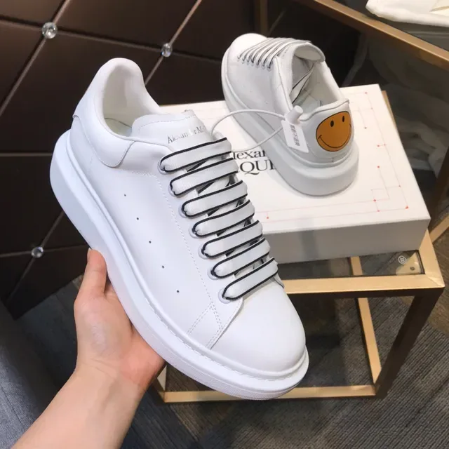Alexander McQueen Sneakers Oversize Sola Branca e Preta Alça Elástica com Cadarço Lifestyle Sneakers 7
