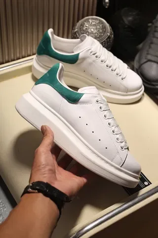 Alexander McQueen Sneaker Oversized Semelle Blanche Verte Bout Perforé Sneakers Lifestyle 6