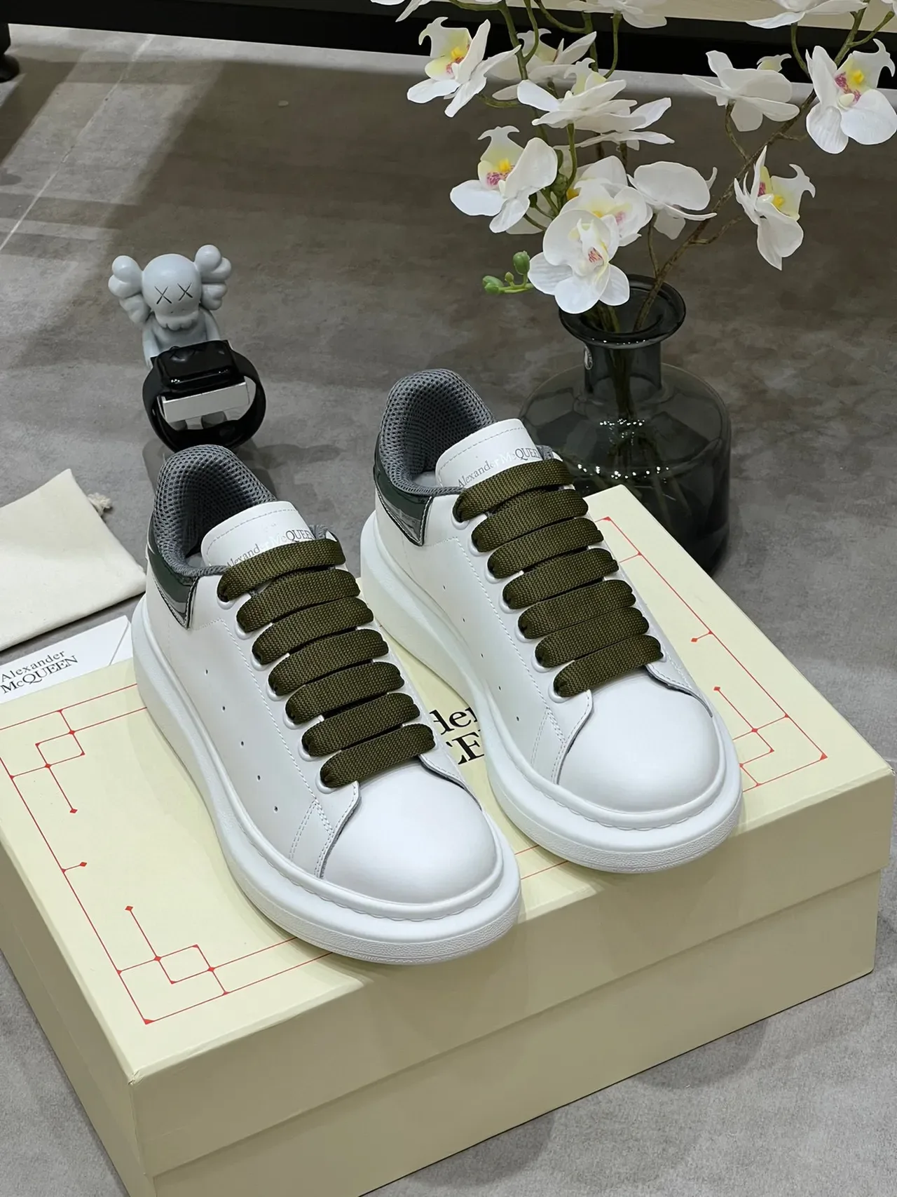 Alexander McQueen Oversized Sneaker White Olive Green Lifestyle Sneakers 9