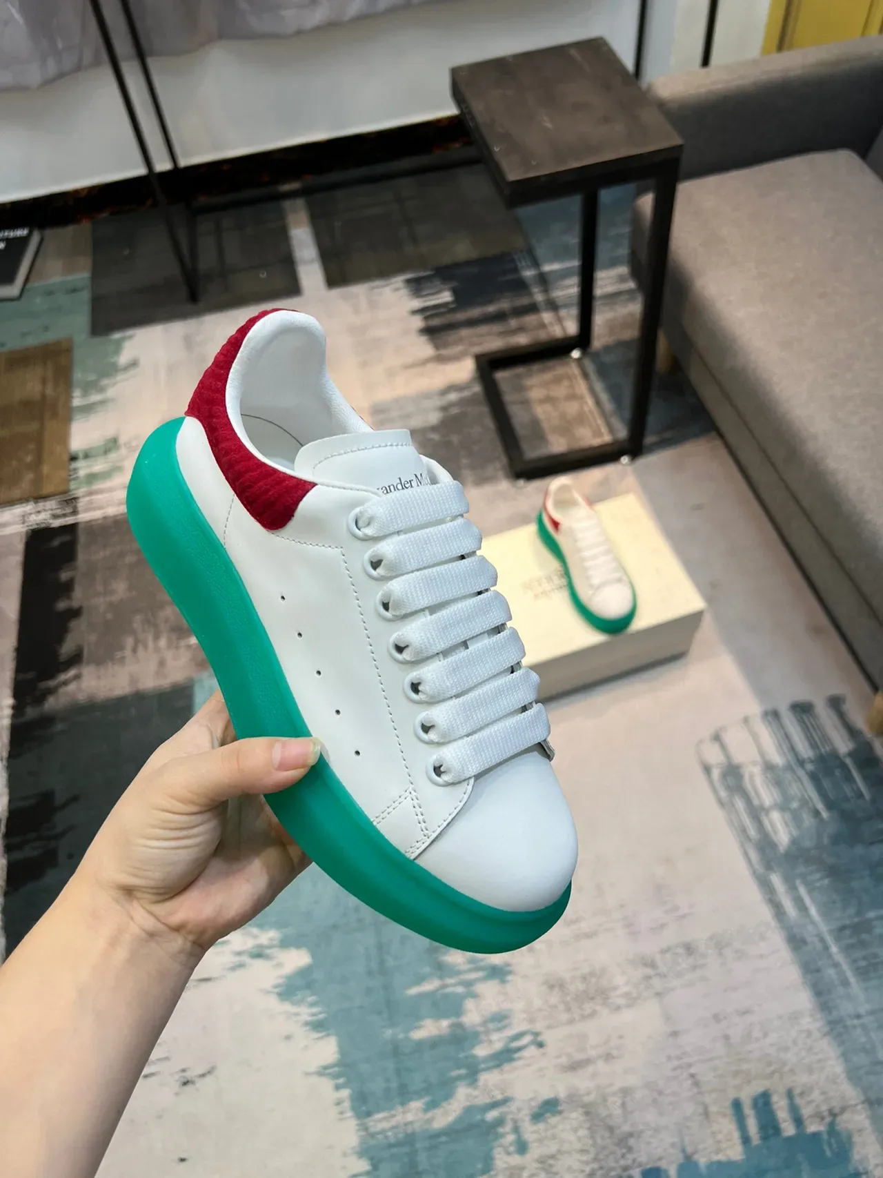 Alexander McQueen Sneakers Oversized Blanc Rouge Vert Lifestyle Sneakers 6