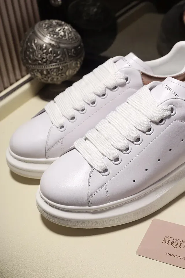 Alexander McQueen أبيض بني منخفض التوب جلد العلوي أسلوب الحياة أحذية رياضية 4