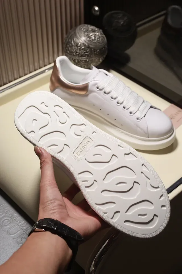 Alexander McQueen أبيض بني منخفض التوب جلد العلوي أسلوب الحياة أحذية رياضية 5