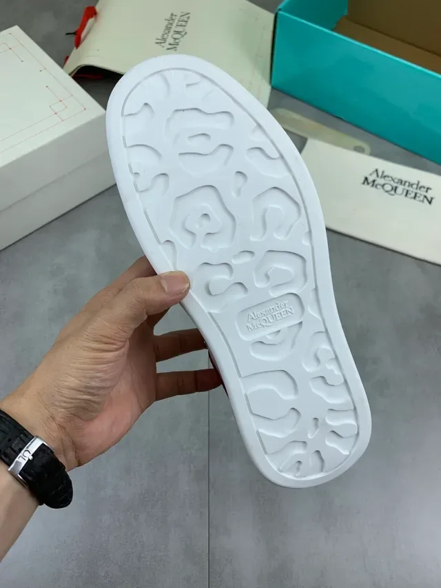 Alexander McQueen Blanc Rose Semelle Grande Étiquette Talon Métallique Sneakers Lifestyle 2