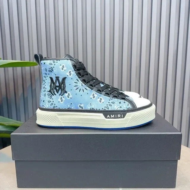Amiri Skel Top Chaussures lifestyle bleu clair imprimé Bandana 2