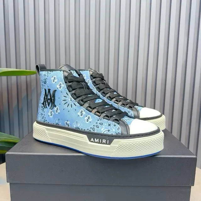Amiri Skel Top Chaussures lifestyle bleu clair imprimé Bandana 4
