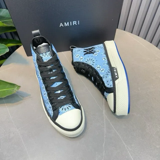 Amiri Skel Top Chaussures lifestyle bleu clair imprimé Bandana 8