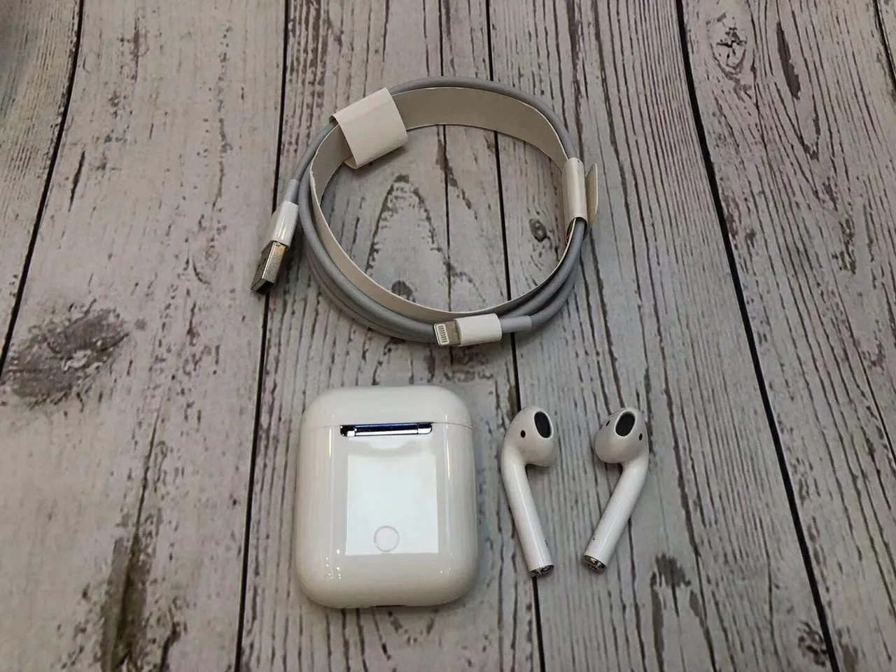Apple AirPods White Short-Stem Open-Fit TWS Earbuds 7