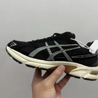 ASICS Black White Mesh Upper Silver-Gray Tiger Stripe Running Shoes