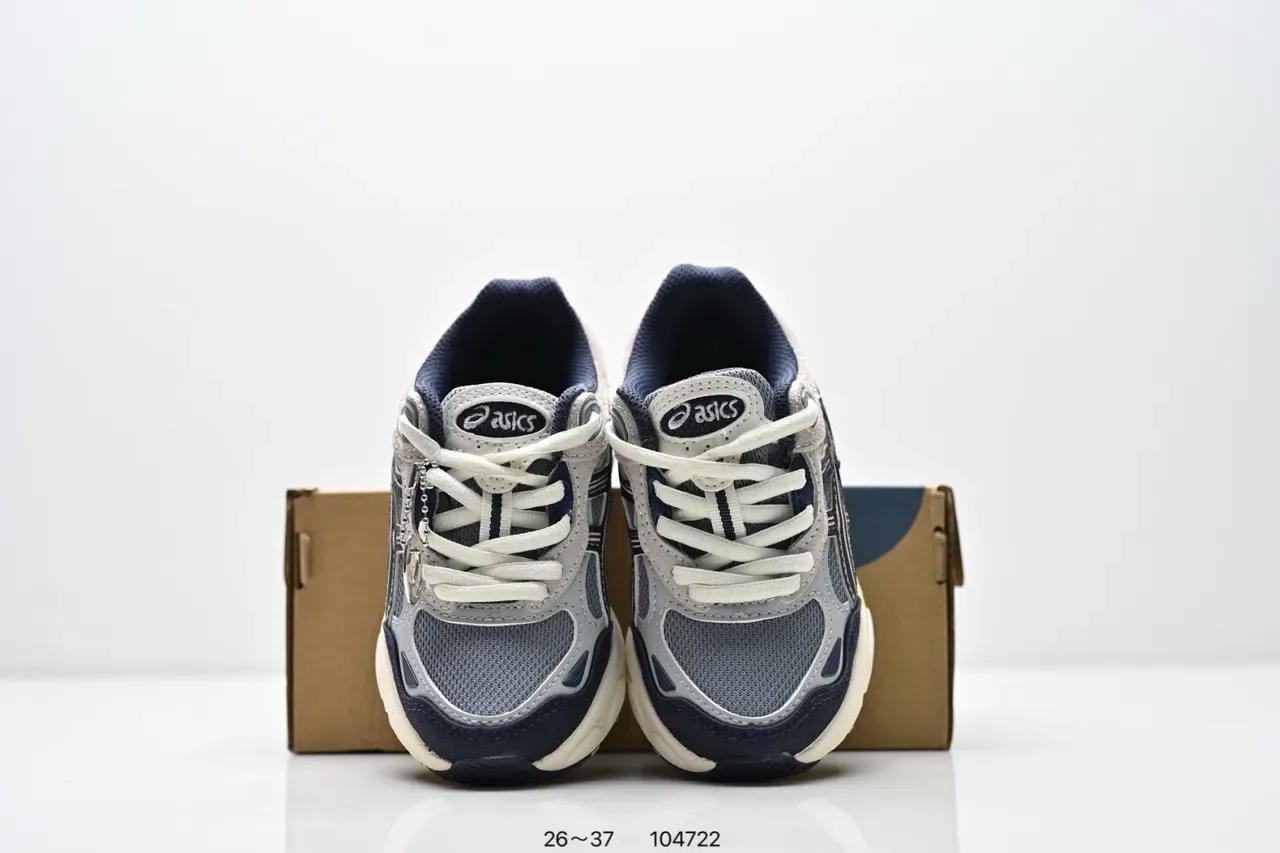 ASICS Gel-Kayano Preto Branco Prata tênis lifestyle 11