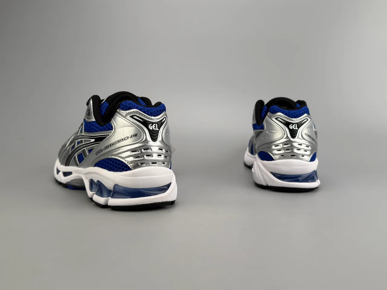 ASICS Gel-Kayano Silver and Royal Blue Tênis de corrida 8