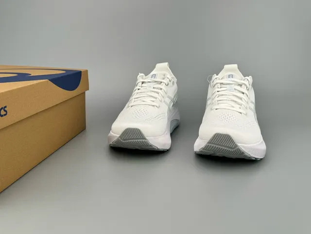 ASICS White Green Engineered Mesh Upper Lightweight Road Runner Running Shoes 2