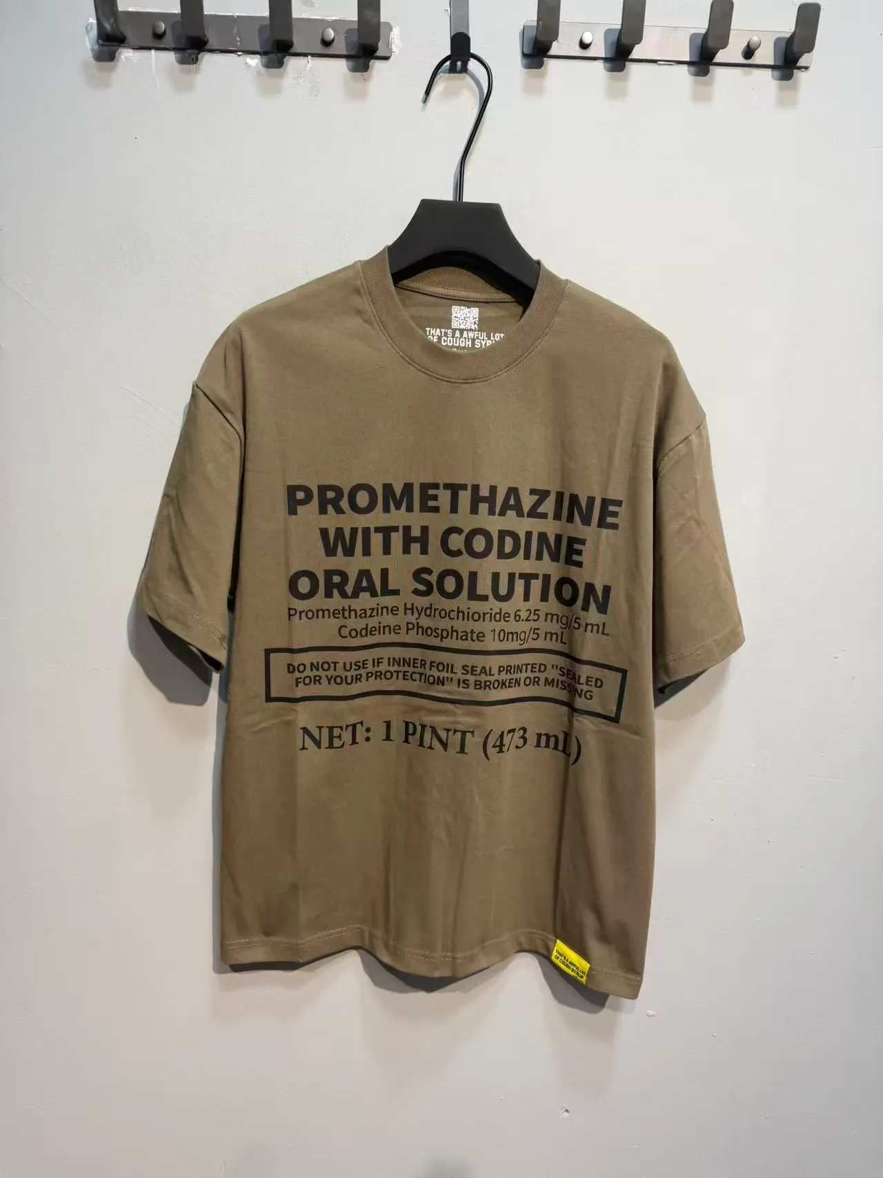 Camiseta gráfica Awake NY com rótulo farmacêutico 14