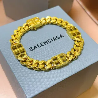 Balenciaga BB Chain بلون ذهبي Curb-Link سوار