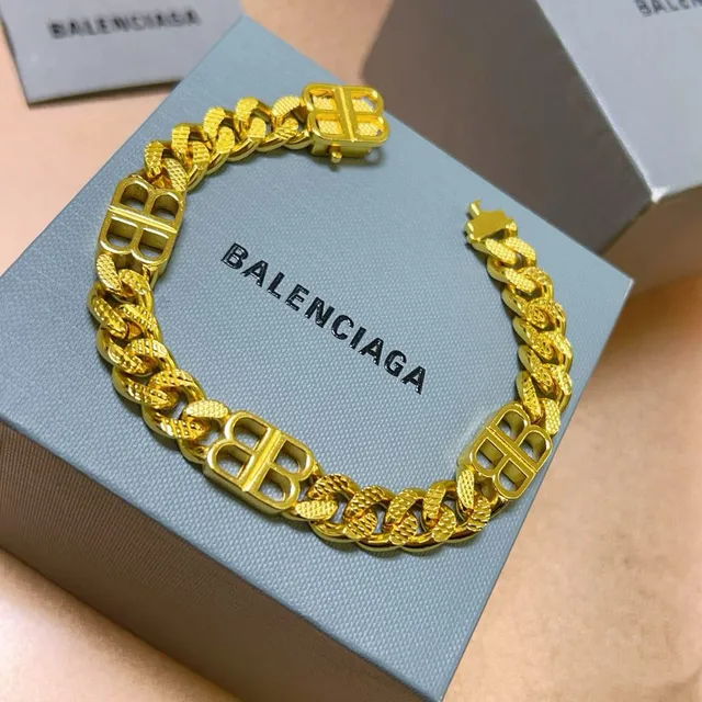 Balenciaga BB Chain Doré Curb-Link Bracelet 2