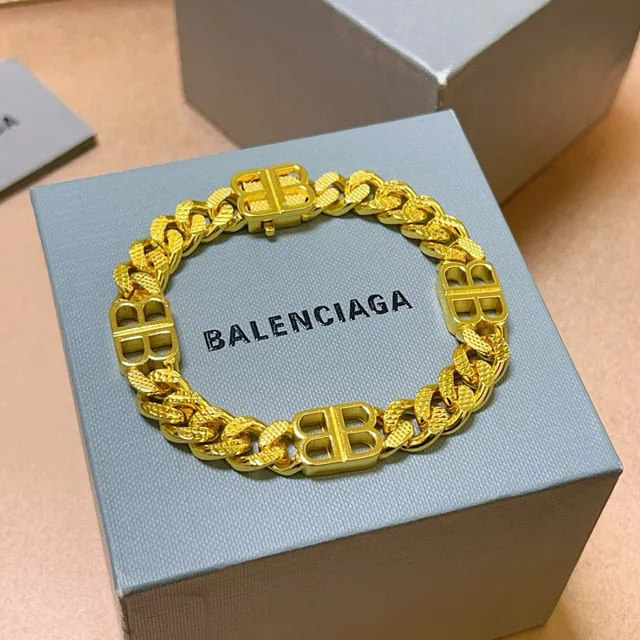 Balenciaga BB Chain Doré Curb-Link Bracelet 3