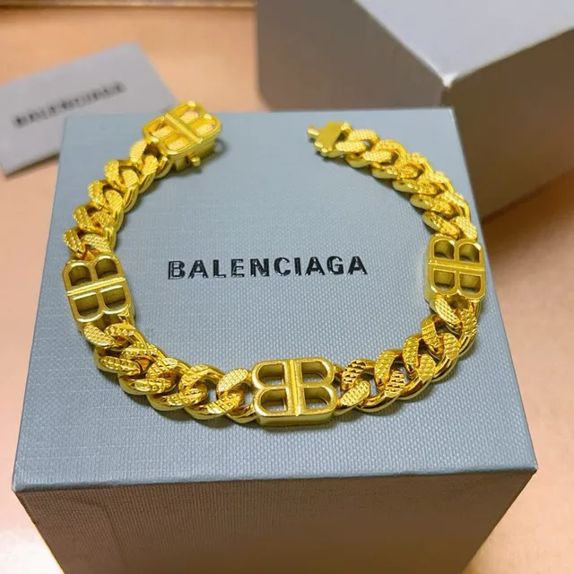 Balenciaga BB Chain Doré Curb-Link Bracelet 9