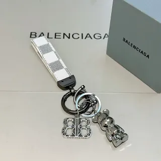 Llaveros Balenciaga BB Blanco y Plata Patrón de Cuadros Correa de Cuero Charms de Metal Pulsera