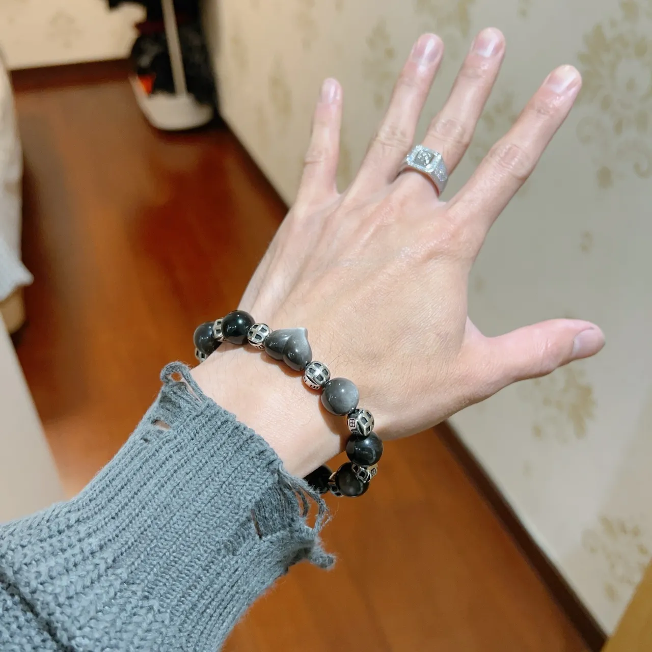 Balenciaga BB Logo Beaded Heart Bracelet 8