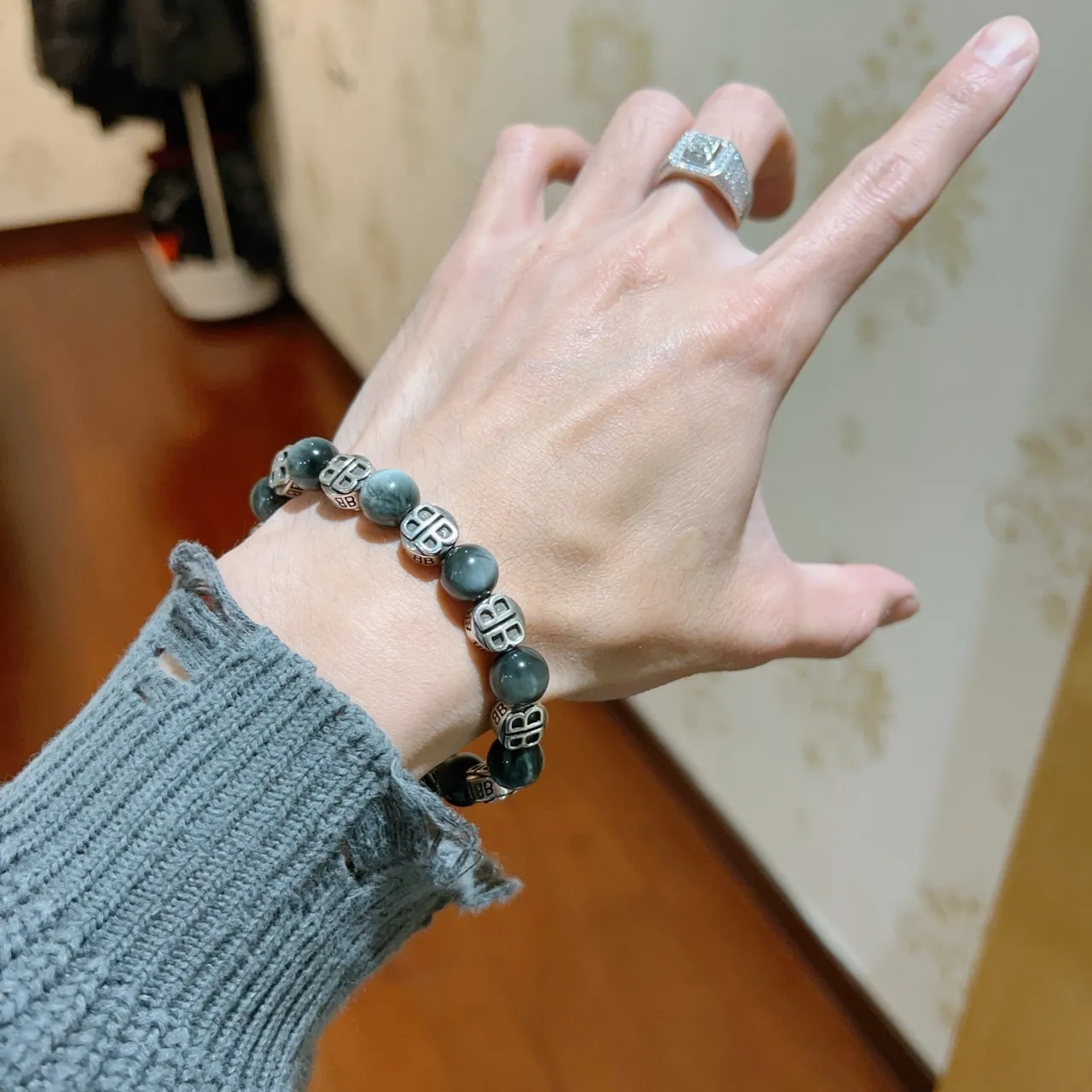 Balenciaga BB Logo Bracelet إسورة رمادي فضي مرصعة حجر ماربل 8