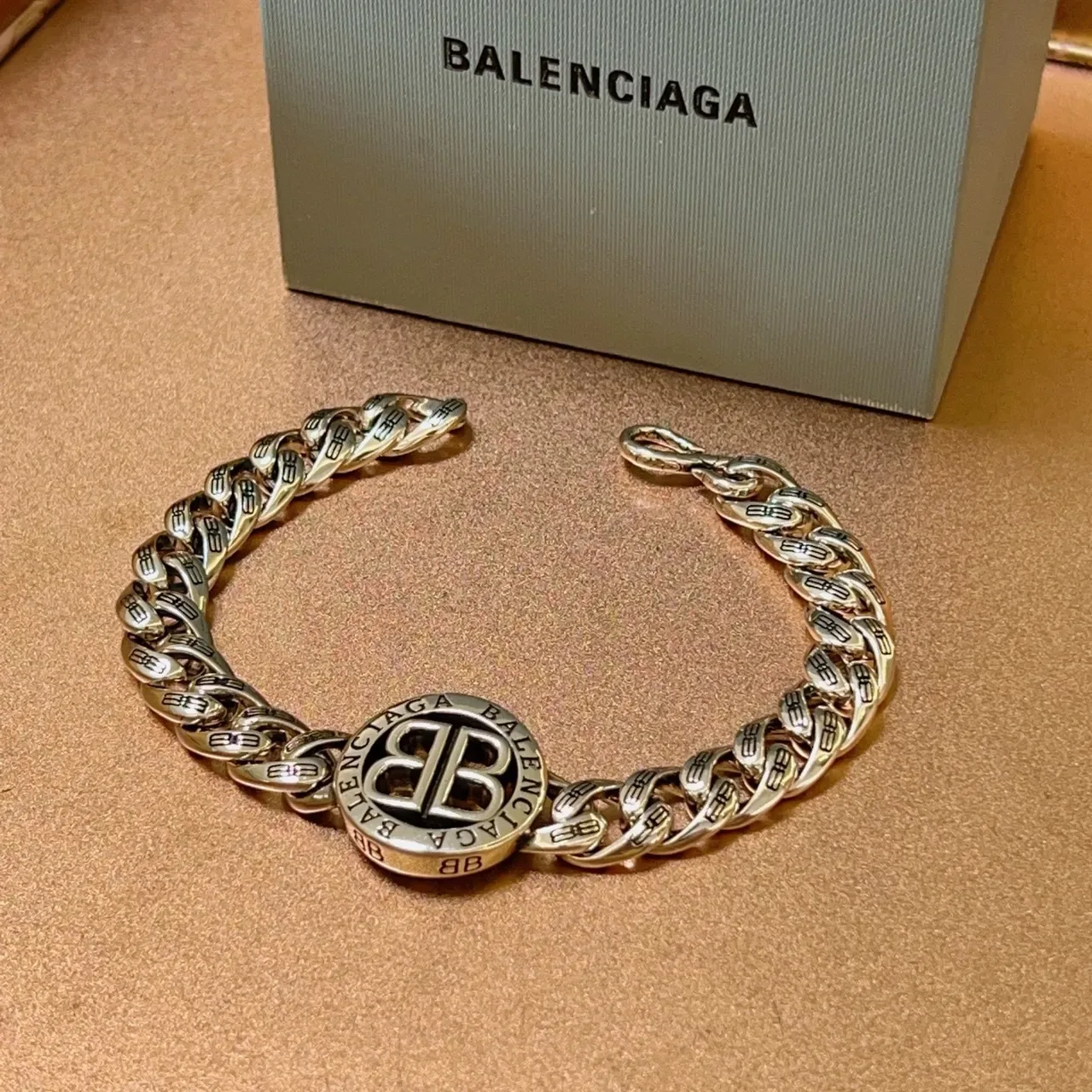 Pulseira Balenciaga BB Logo Corrente Chunky Curb-Link Prateada 9