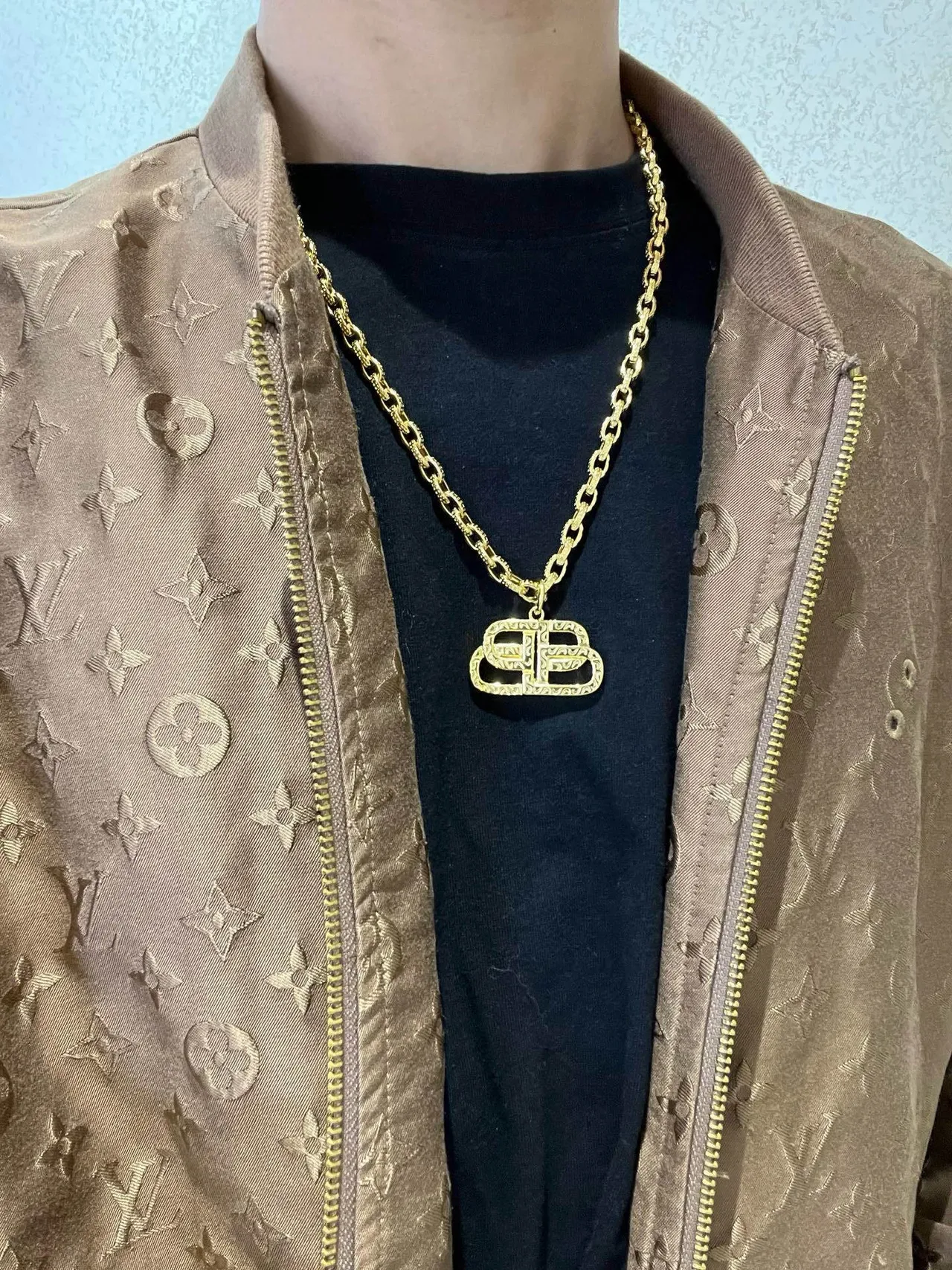Balenciaga BB Logo قلادة سلسلة ذهبية نقش 2