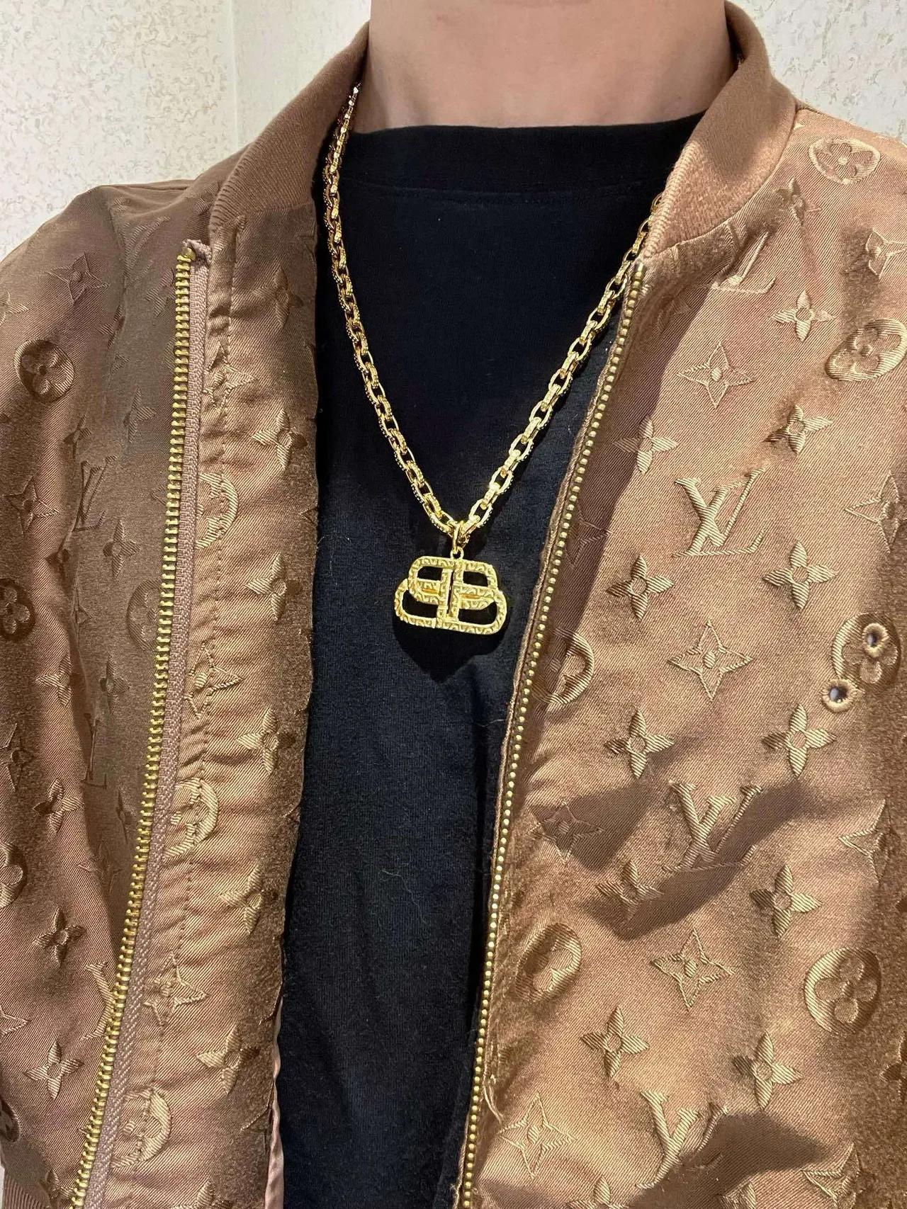 Balenciaga BB Logo قلادة سلسلة ذهبية نقش 5