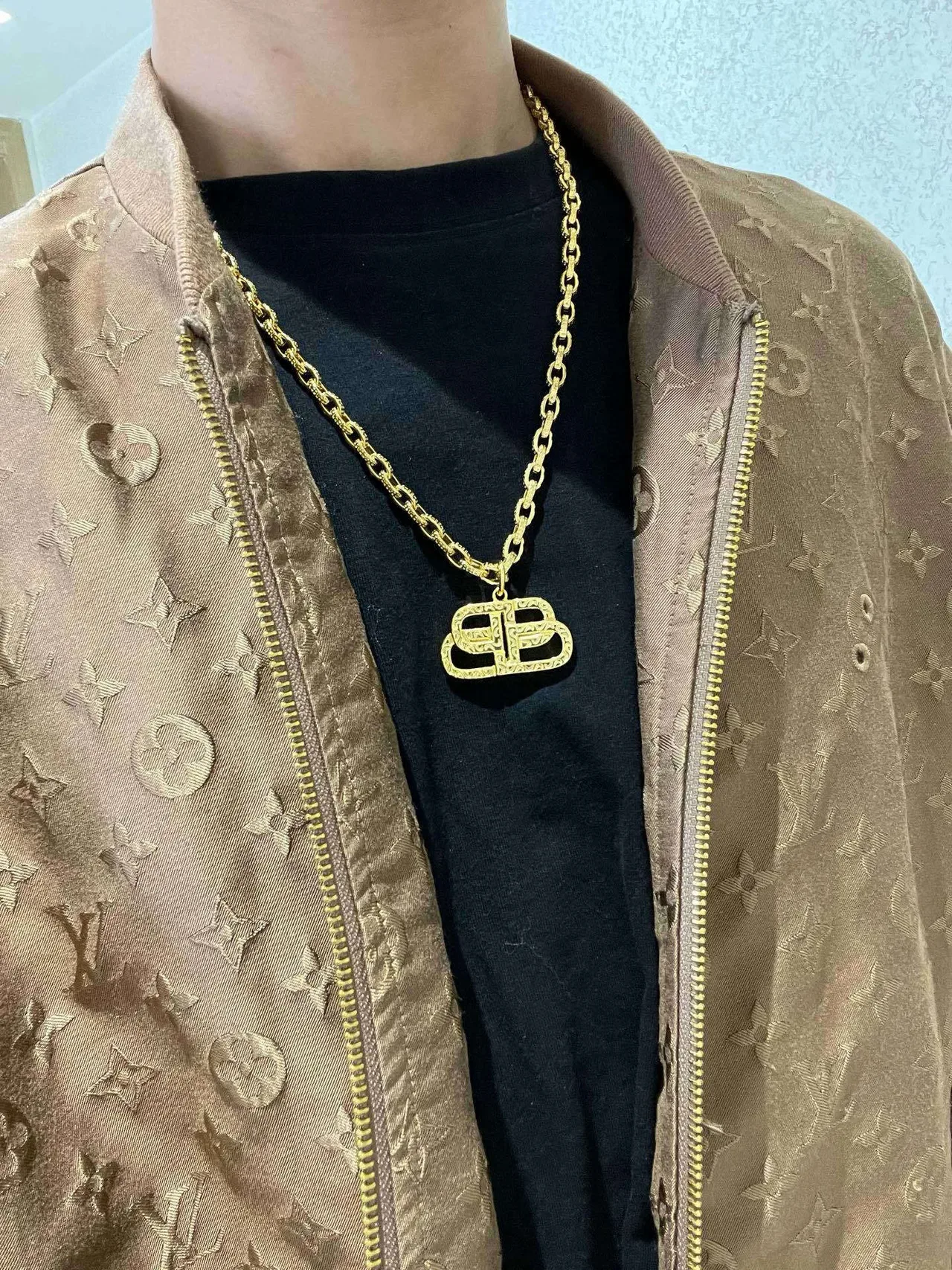 Balenciaga BB Logo قلادة سلسلة ذهبية نقش 7