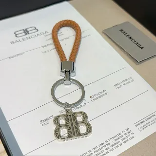 Balenciaga BB Monogram تعويذة هندسية من جلد محبوك بني وفضي بحلقة مجوهرات