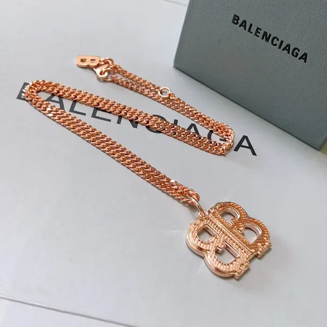 Collier Balenciaga BB Monogram chaîne curb-link ton or rose 3