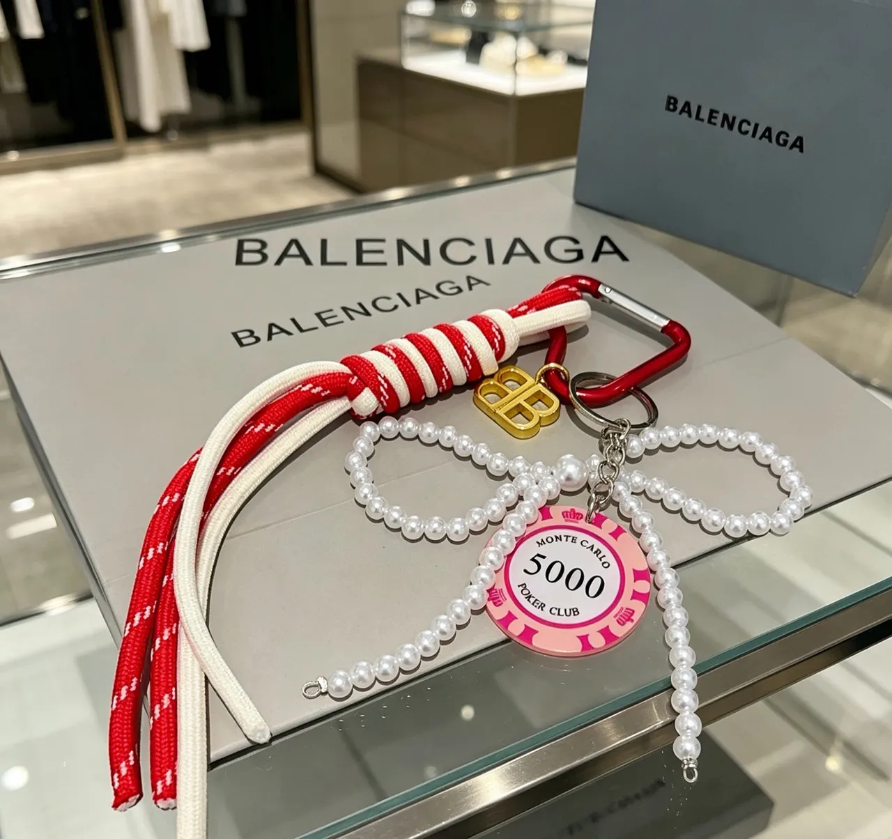 Balenciaga BB Chaveiro Pérola Cinta Vermelho Branco Fita de Corda Pulseira 6