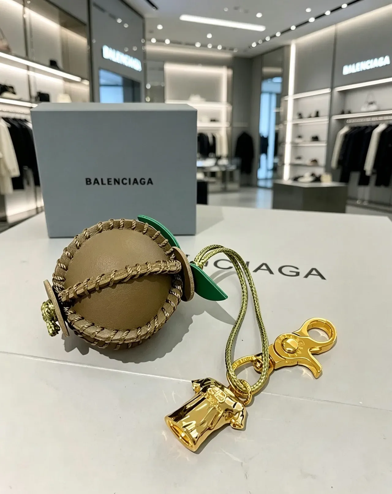 Balenciaga Beige Green Spherical Leather Rope-Woven Band Handbag 3
