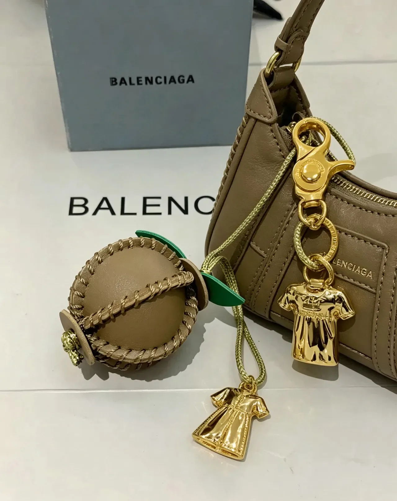 Balenciaga Beige Green Spherical Leather Rope-Woven Band Handbag 6