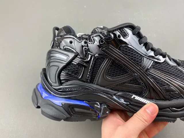 Balenciaga Tênis Chunky Sola Preta e Azul Malha e Superposição Sintética 3