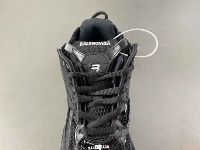 Balenciaga Tênis Chunky Sola Preta e Azul Malha e Superposição Sintética 6