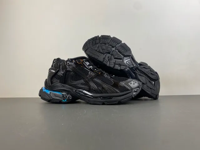 Balenciaga Tênis Chunky Sola Preta e Azul Malha e Superposição Sintética 12