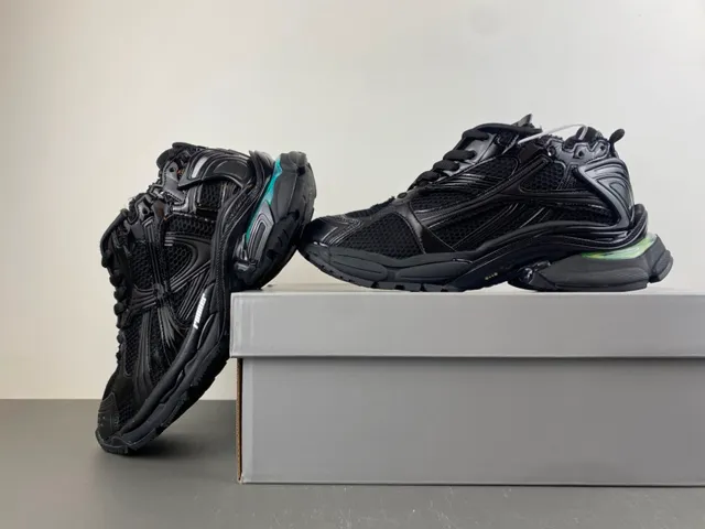 Balenciaga Tênis Chunky Sola Preta e Azul Malha e Superposição Sintética 14