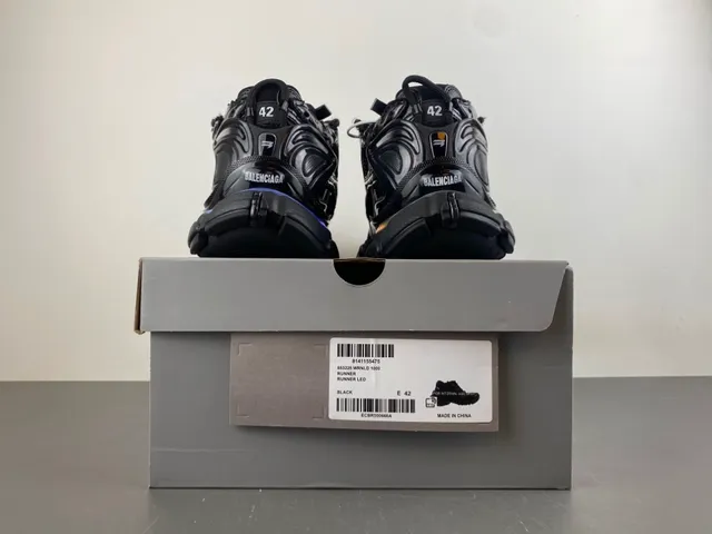 Balenciaga Tênis Chunky Sola Preta e Azul Malha e Superposição Sintética 17
