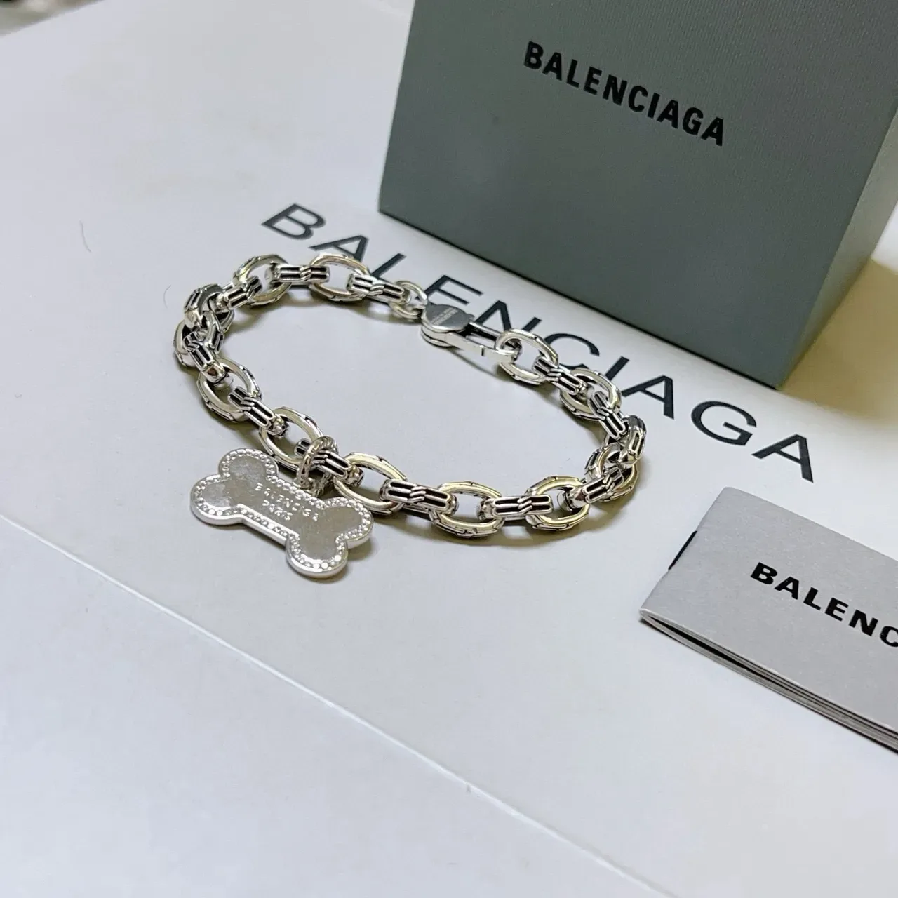 سوار بالنسياغا Bone Charm فضي وذهبي 3