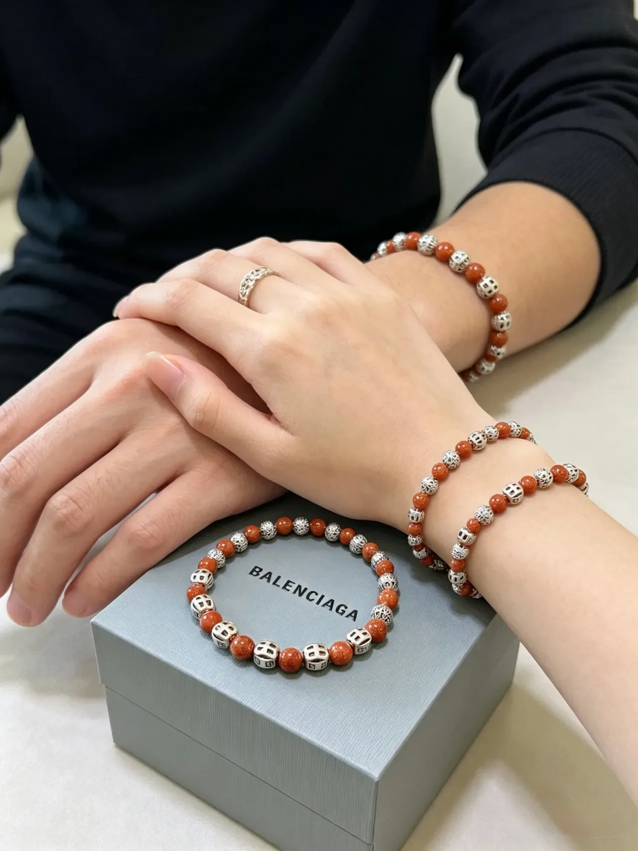 Balenciaga Pulseira Marrom Prateada com Contas e Acentos Metálicos 7