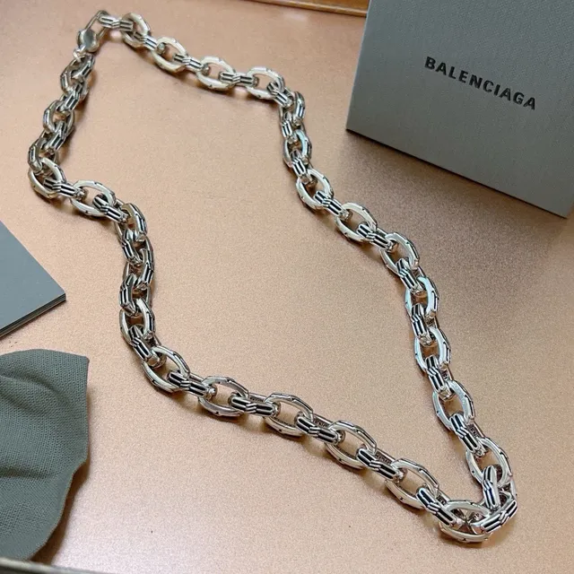 Balenciaga Chunky Oval-Link Chain Necklace 4
